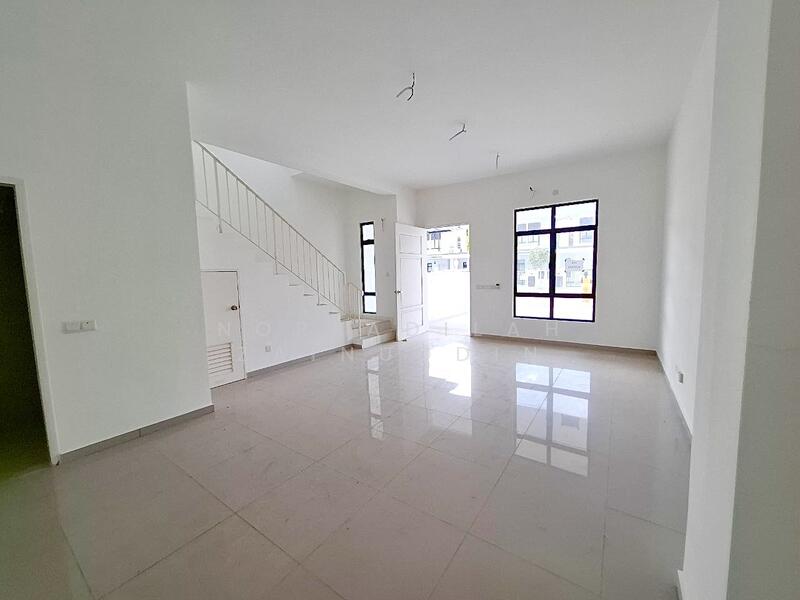 2-storey Terraced House for Sale in Shah Alam (Selangor) - NORFADILAH ZAINUDDIN - Living Room - PropertyGuru.com.my