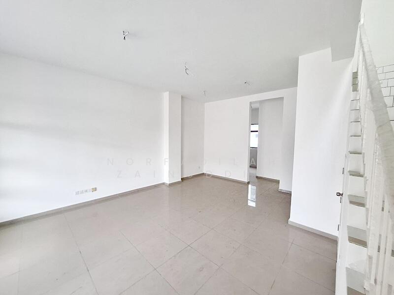 2-storey Terraced House for Sale in Shah Alam (Selangor) - NORFADILAH ZAINUDDIN - Living Room - PropertyGuru.com.my