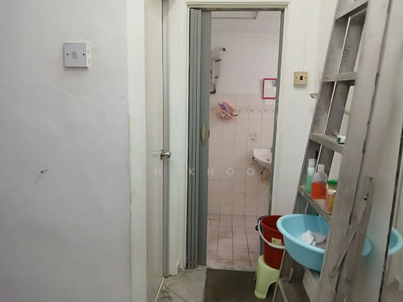 Apartment for Sale at Subang Perdana Goodyear Court 7 - KH Khoo - Bathroom - PropertyGuru.com.my