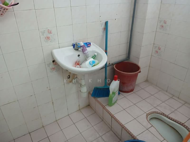 Apartment for Sale at Subang Perdana Goodyear Court 7 - KH Khoo - Bathroom - PropertyGuru.com.my