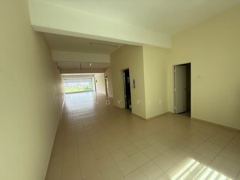 Shop / Office for Rent in Pusat Perniagaan Raja Uda (Butterworth) - Wendy Pey - Interior - PropertyGuru.com.my