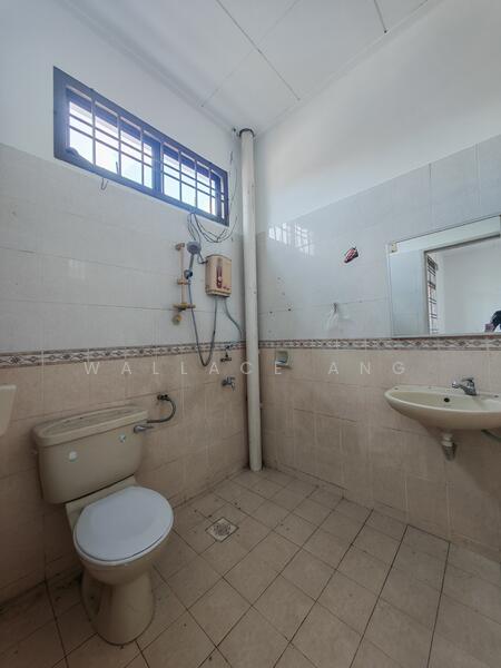 2-storey Terraced House for Sale in Taman Desa Tebrau (Tebrau) - Wallace Ang - Bathroom - PropertyGuru.com.my