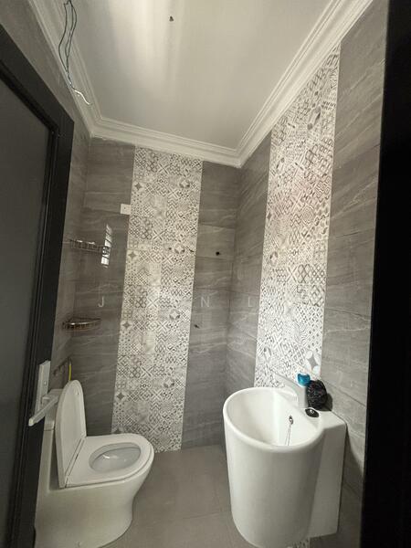 2-storey Terraced House for Sale in Bandar Rinching Seksyen 2 (Semenyih) - Jason Lee - Bathroom - PropertyGuru.com.my