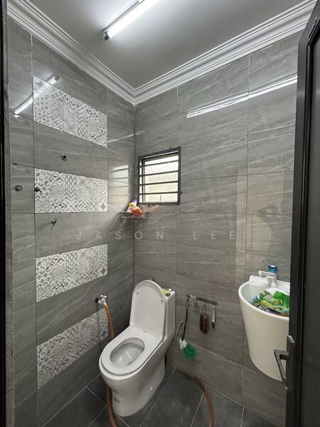2-storey Terraced House for Sale in Bandar Rinching Seksyen 2 (Semenyih) - Jason Lee - Bathroom - PropertyGuru.com.my