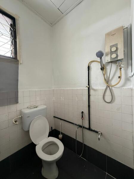 Bungalow for Sale in Taman Sri Amar (Johor Bahru) - Alan Ler - Bathroom - PropertyGuru.com.my