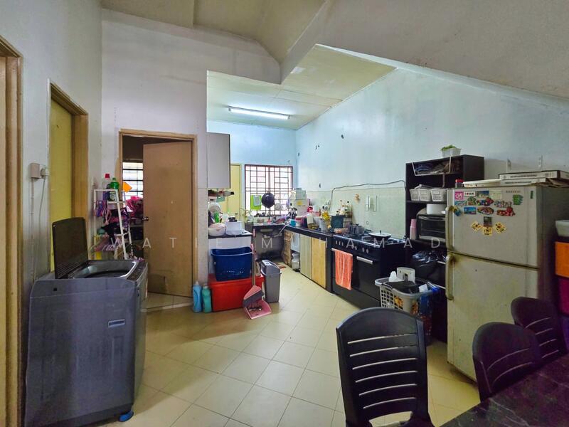 1.5-storey Terraced House for Sale in Rawang (Selangor) - WATIE MUHAMAD - Kitchen - PropertyGuru.com.my