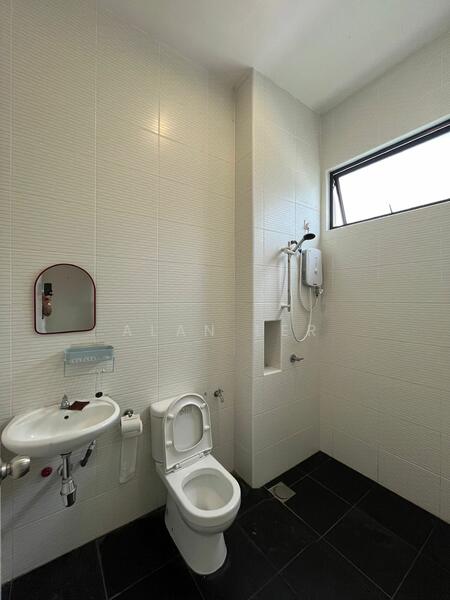 Terraced House for Sale in Kota Masai (Pasir Gudang) - Alan Ler - Bathroom - PropertyGuru.com.my