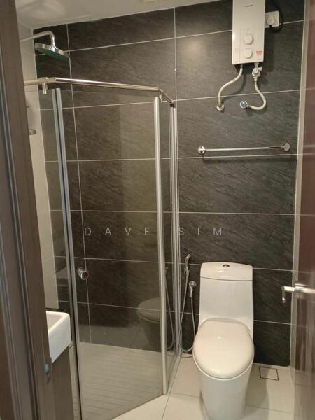Condominium for Rent at Royal Strand @ Country Garden Danga Bay - Dave Sim - Bathroom - PropertyGuru.com.my