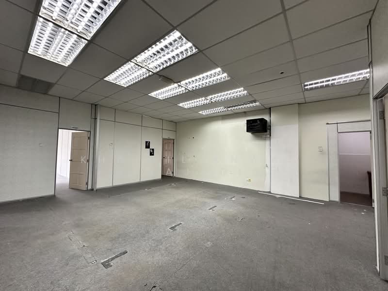 Shop / Office for Sale in Bukit Jelutong (Shah Alam) - Khairil Anwar Sirajudin - Interior - PropertyGuru.com.my