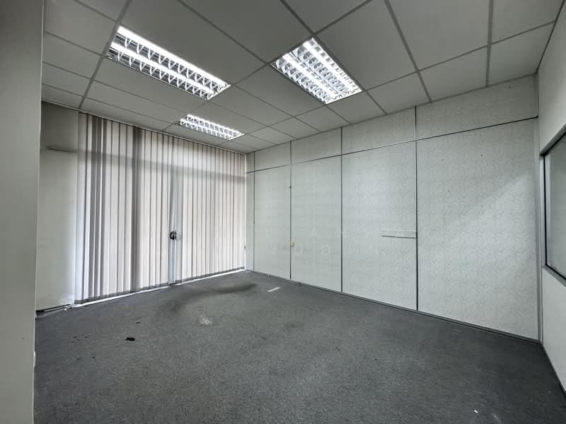 Shop / Office for Sale in Bukit Jelutong (Shah Alam) - Khairil Anwar Sirajudin - Interior - PropertyGuru.com.my