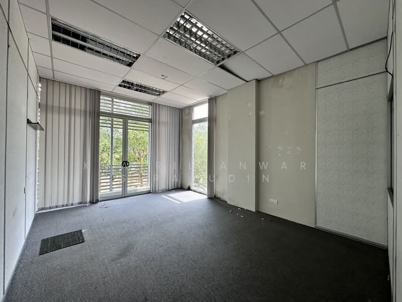 Shop / Office for Sale in Bukit Jelutong (Shah Alam) - Khairil Anwar Sirajudin - Interior - PropertyGuru.com.my