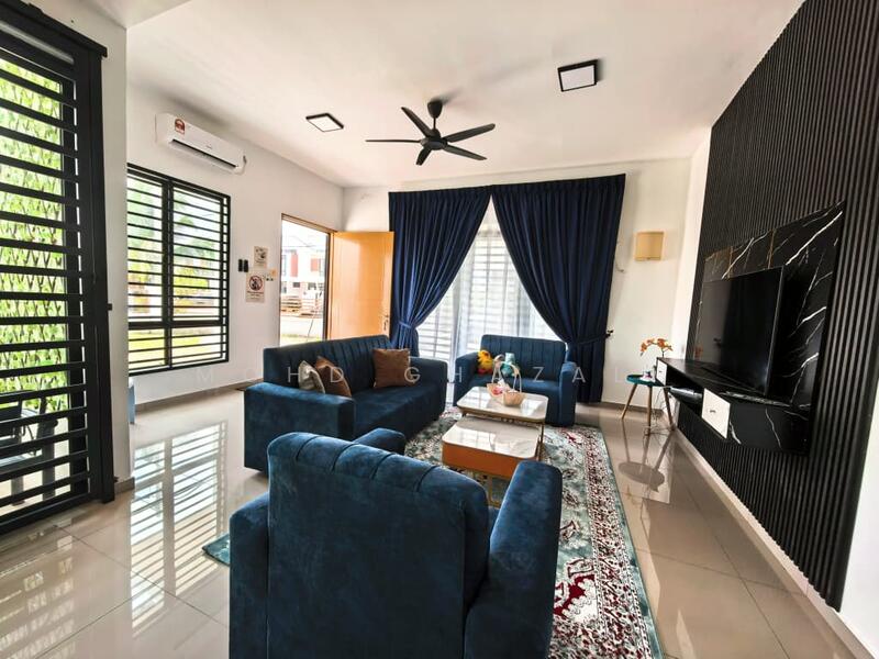 Taman Saujana KLIA untuk Untuk Disewa - RM 2,600 /bulan, Feb 2026 - Living Room - PropertyGuru.com.my