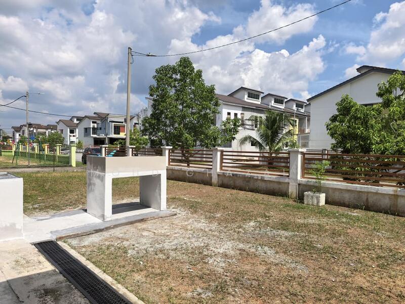 Taman Saujana KLIA untuk Untuk Disewa - RM 2,600 /bulan, Feb 2026 - Exterior - PropertyGuru.com.my