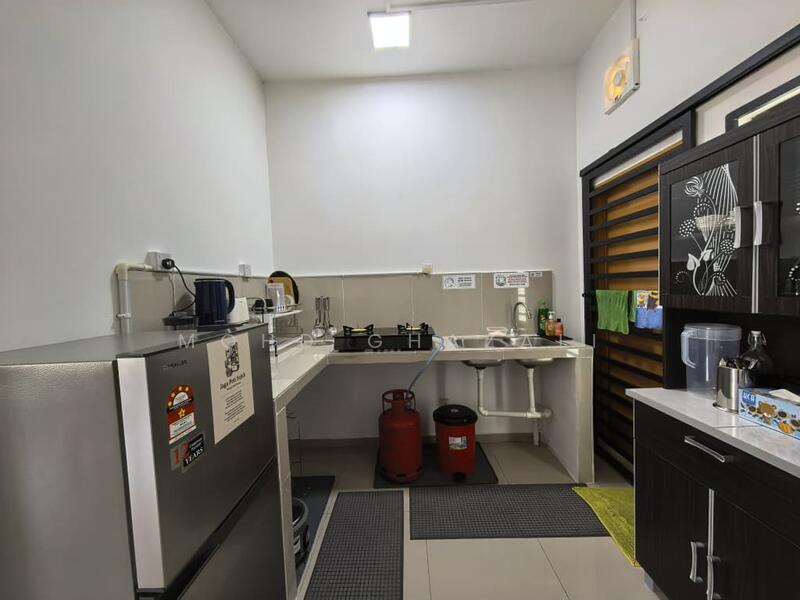 Taman Saujana KLIA untuk Untuk Disewa - RM 2,600 /bulan, Feb 2026 - Kitchen - PropertyGuru.com.my