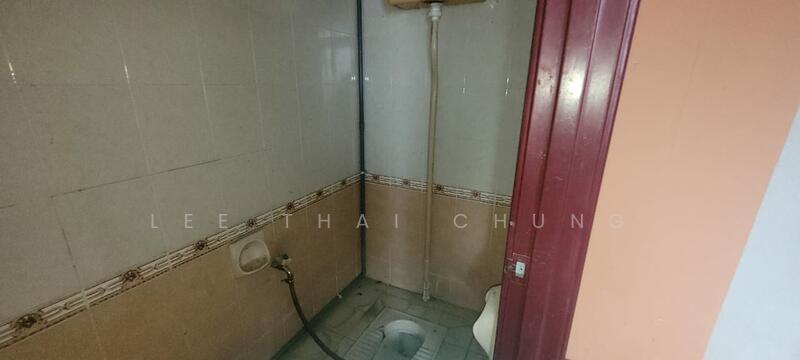 Shop / Office for Rent in Seksyen 7 (Shah Alam) - Lee Thai Chung - Bathroom - PropertyGuru.com.my