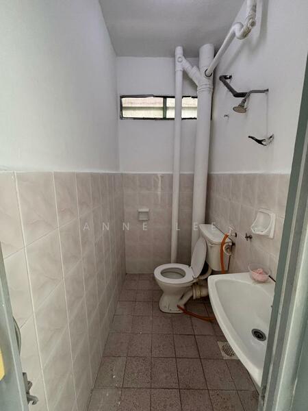 Apartment for Sale at Sinar Bukit Dumbar - Anne Lee - Bathroom - PropertyGuru.com.my