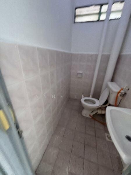 Apartment for Sale at Sinar Bukit Dumbar - Anne Lee - Bathroom - PropertyGuru.com.my