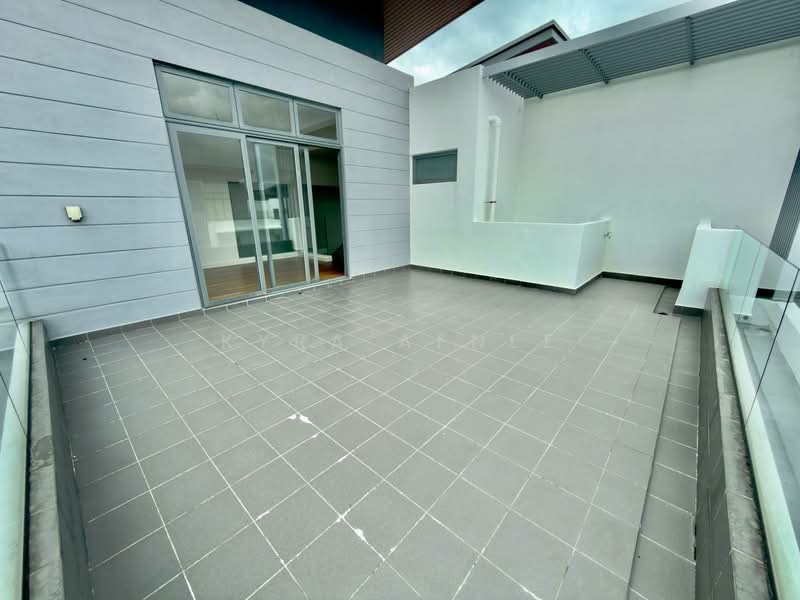 Semi-Detached House for Sale in Shah Alam (Selangor) - Kyra Afnee - Balcony - PropertyGuru.com.my