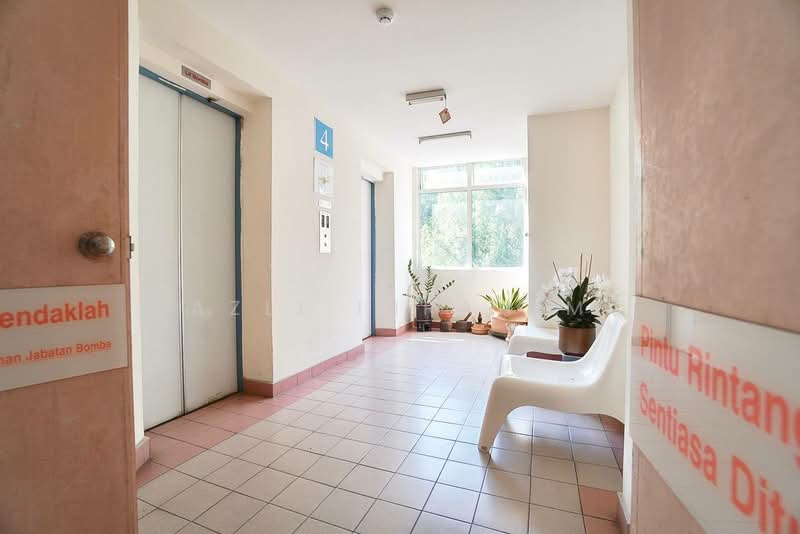 Condominium for Sale at Lojing Heights 1 - Azli Ibrahim - Corridor - PropertyGuru.com.my