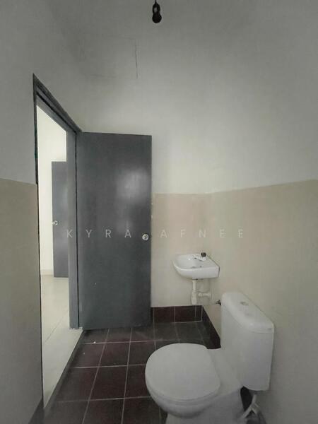 Bungalow for Sale in Bandar Baru Bangi (Selangor) - Kyra Afnee - Bathroom - PropertyGuru.com.my