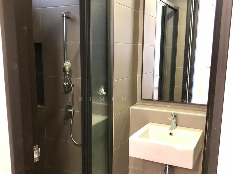 Service Residence for Sale at The Tamarind - Ertmen Ho - Bathroom - PropertyGuru.com.my