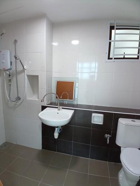 Service Residence for Sale at Sky Gardens Residences - Meng . - Bathroom - PropertyGuru.com.my