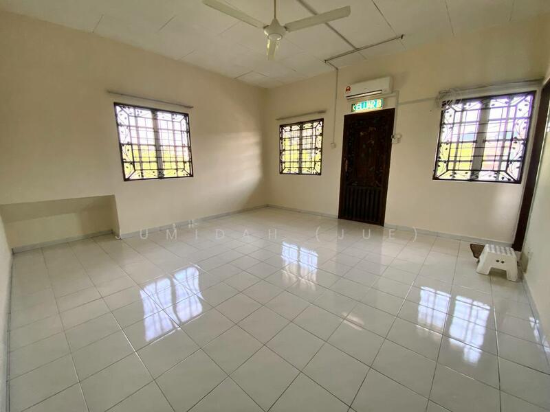 Terraced House for Sale in Kajang (Selangor) - JUMIDAH (JUE) - Living Room - PropertyGuru.com.my