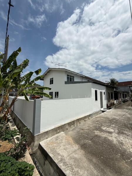 2-storey Terraced House for Sale in Simpang Renggam (Johor) - Win Lim - Exterior - PropertyGuru.com.my