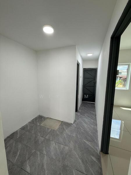 2-storey Terraced House for Sale in Simpang Renggam (Johor) - Win Lim - Corridor - PropertyGuru.com.my