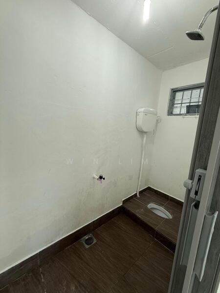 2-storey Terraced House for Sale in Simpang Renggam (Johor) - Win Lim - Bathroom - PropertyGuru.com.my