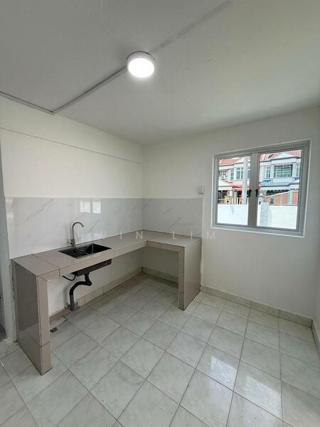 2-storey Terraced House for Sale in Simpang Renggam (Johor) - Win Lim - Kitchen - PropertyGuru.com.my