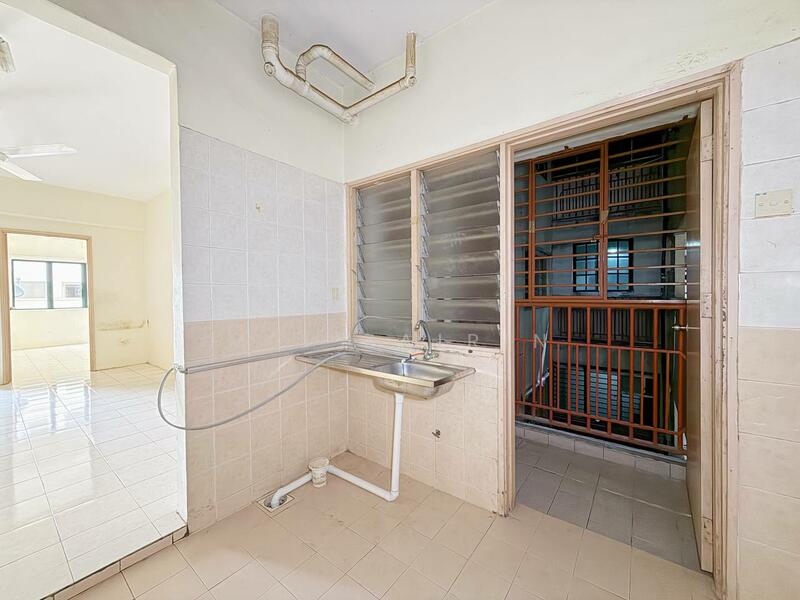 Apartment for Sale at Pangsapuri Permai Puteri - M.J Zairin - Kitchen - PropertyGuru.com.my