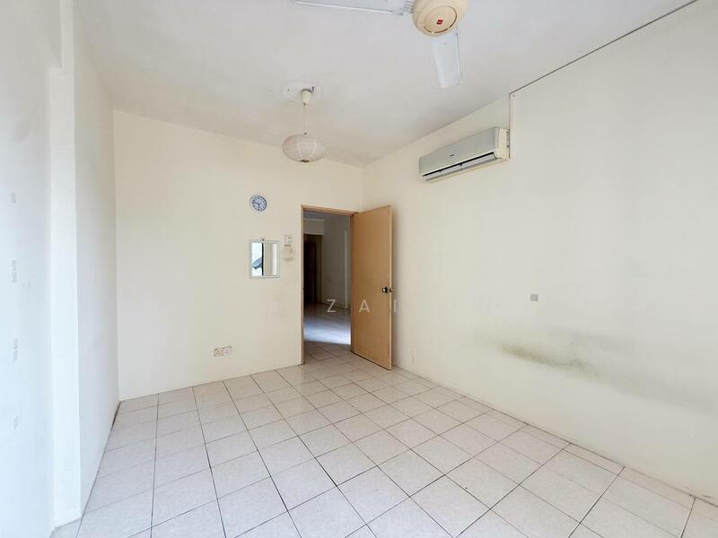 Apartment for Sale at Pangsapuri Permai Puteri - M.J Zairin - Interior - PropertyGuru.com.my