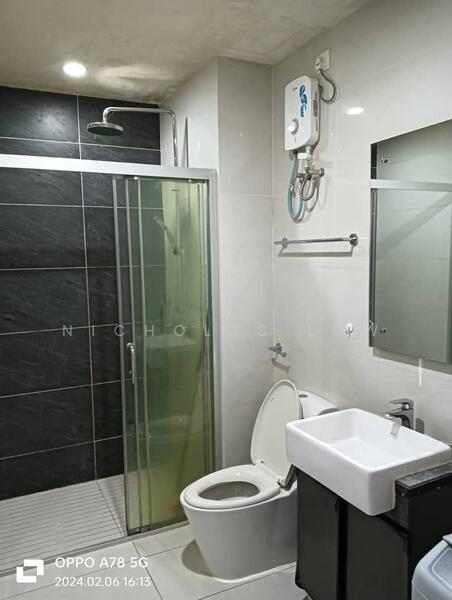 Condominium for Rent at Bay Point @ Country Garden Danga Bay - Nicholas Low - Bathroom - PropertyGuru.com.my