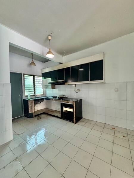 2-storey Terraced House for Sale in Saujana Utama (Selangor) - Mohamad Hanafi - Kitchen - PropertyGuru.com.my