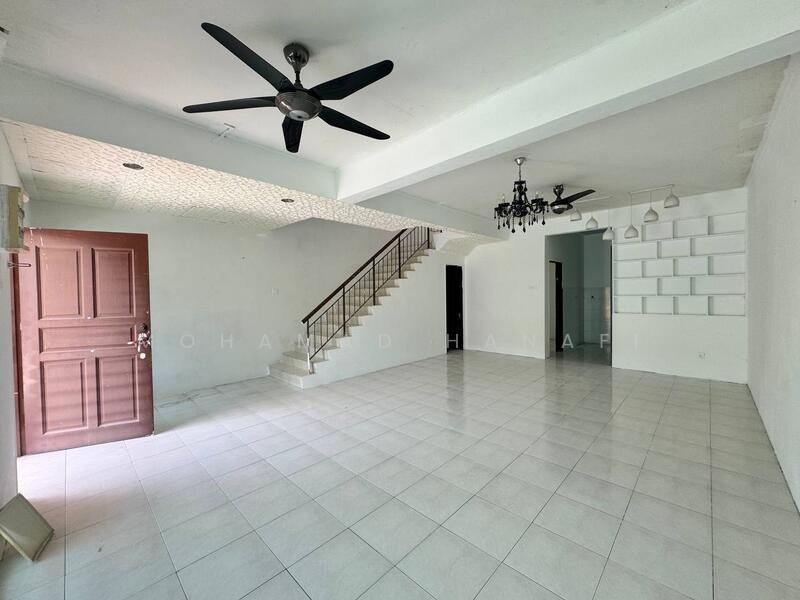 2-storey Terraced House for Sale in Saujana Utama (Selangor) - Mohamad Hanafi - Living Room - PropertyGuru.com.my