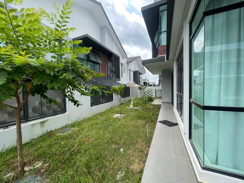 Cluster House for Sale in Iskandar Puteri (Nusajaya) (Johor) - Nelson Tan Poh Kiong - Exterior - PropertyGuru.com.my