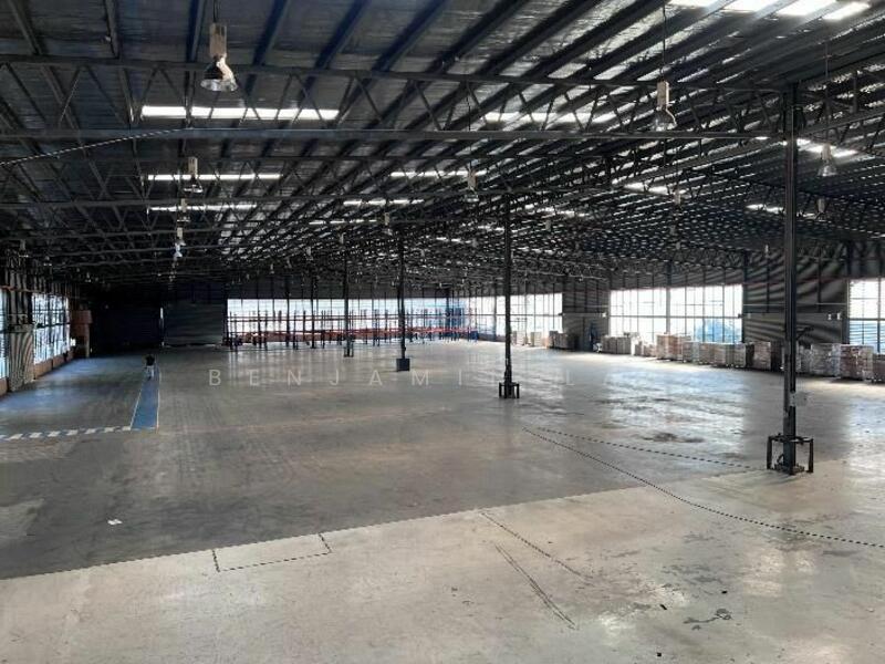 Warehouse for Rent in Taman Sains Selangor (Kota Damansara) - Benjamin Lai - Interior - PropertyGuru.com.my