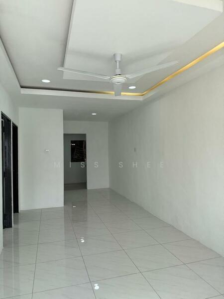 TAMAN UNIVERSITI untuk Untuk Dijual - RM 395,000, Feb 2026 - Living Room - PropertyGuru.com.my