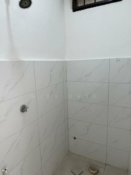 TAMAN UNIVERSITI untuk Untuk Dijual - RM 395,000, Feb 2026 - Bathroom - PropertyGuru.com.my