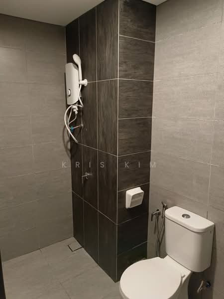 Servis Apartment untuk Disewa di The New Duo @ Edumetro - Kris Kim - Bathroom - PropertyGuru.com.my