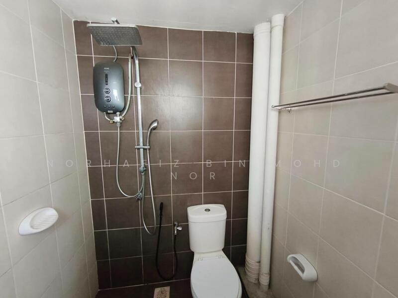 Apartment for Rent at De Bayu Apartment - Norhafiz Bin Mohd Nor - Bathroom - PropertyGuru.com.my