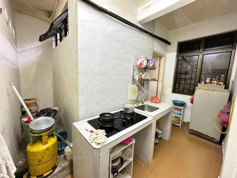 Taman Daya untuk Untuk Dijual - RM 638,000, Mac 2026 - Kitchen - PropertyGuru.com.my