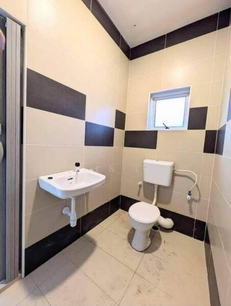 2-storey Terraced House for Sale in Taman Sri Kulai Baru (Kulai) - Vlien Lua - Bathroom - PropertyGuru.com.my