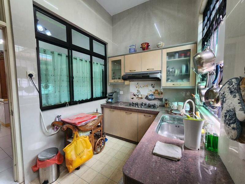 1.5-storey Terraced House for Sale in Skudai (Johor) - Alex Chong - Kitchen - PropertyGuru.com.my
