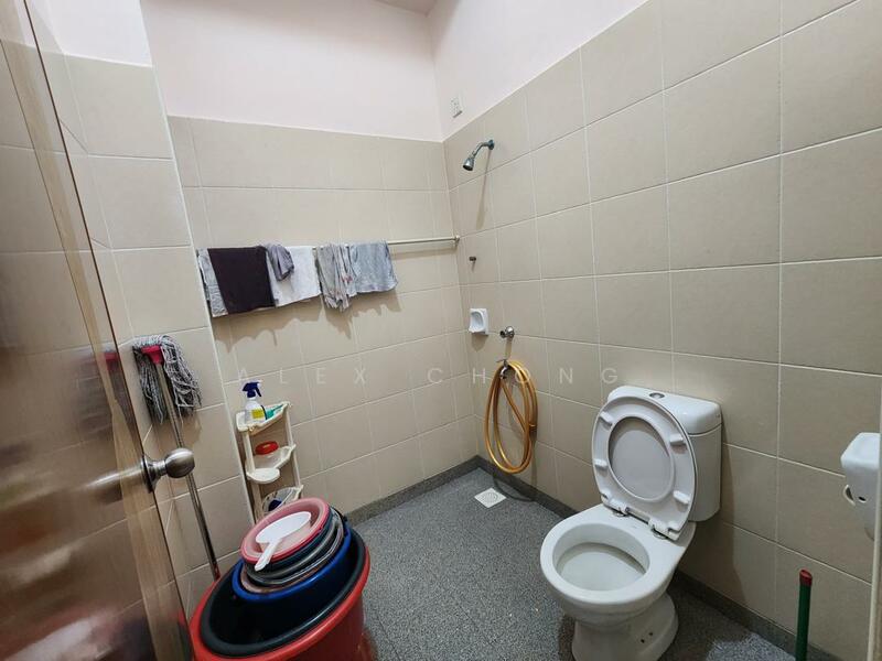 1.5-storey Terraced House for Sale in Skudai (Johor) - Alex Chong - Bathroom - PropertyGuru.com.my