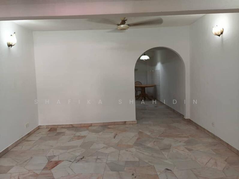3-storey Terraced House for Sale in Taman Sri Muda (Shah Alam) - Shafika Shahidin - Living Room - PropertyGuru.com.my