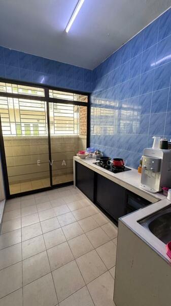 2-storey Terraced House for Sale in Taman Impian Emas (Skudai) - Eva Siow - Kitchen - PropertyGuru.com.my