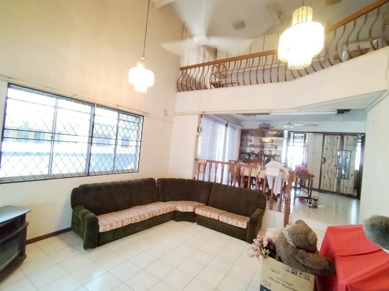 Semi-Detached House for Rent in Taman Pelangi Indah (Ulu Tiram) - Joseph Wong - Living Room - PropertyGuru.com.my