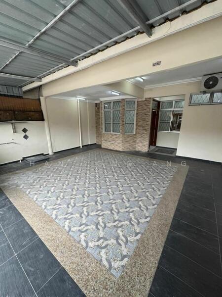 1-storey Terraced House for Sale in Taman Senai Utama (Kulai) - Han Yong Ang - Entrance - PropertyGuru.com.my
